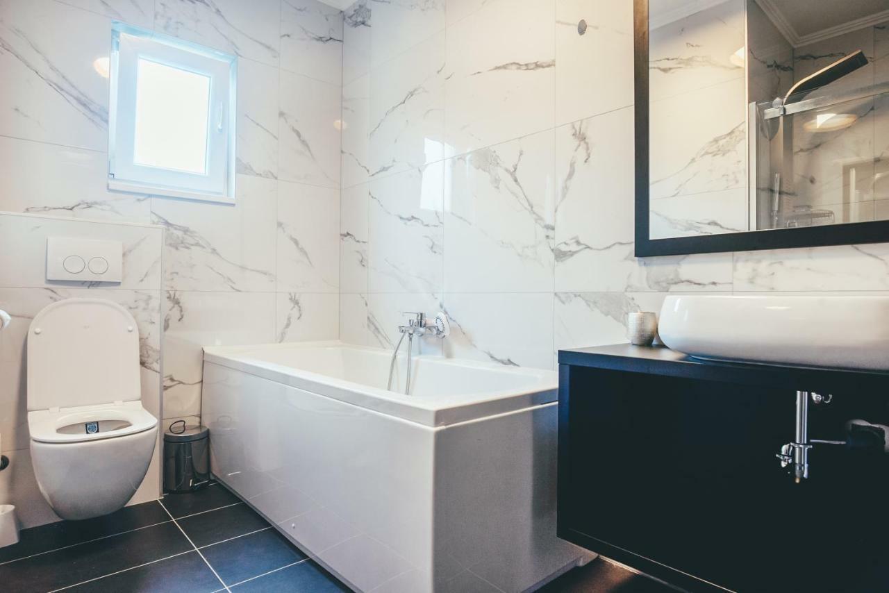 Apartments Js Bibinje Zewnętrze zdjęcie